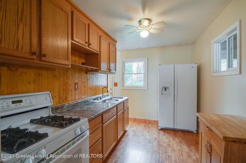 811 E Harris St, Lansing, MI 48906 photo 8