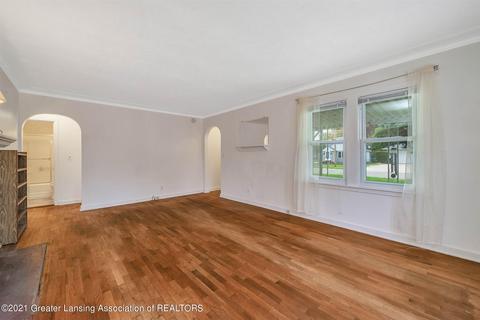 608 Clement Rd, Lansing, MI 48917 photo 5