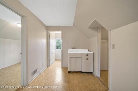 608 Clement Rd, Lansing, MI 48917 photo 23