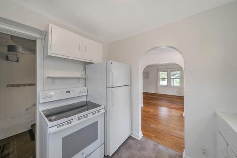 608 Clement Rd, Lansing, MI 48917 photo 13