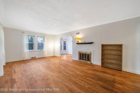 608 Clement Rd, Lansing, MI 48917 photo 7