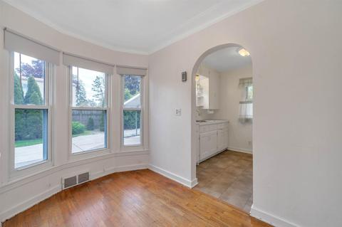 608 Clement Rd, Lansing, MI 48917 photo 9