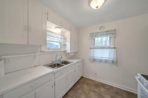 608 Clement Rd, Lansing, MI 48917 photo 12