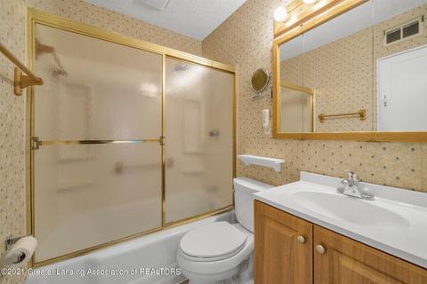 608 Clement Rd, Lansing, MI 48917 photo 17
