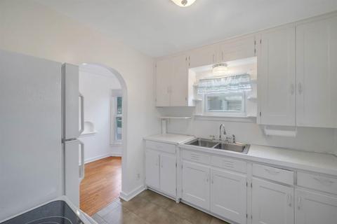 608 Clement Rd, Lansing, MI 48917 photo 11