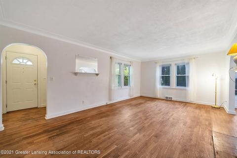 608 Clement Rd, Lansing, MI 48917 photo 6