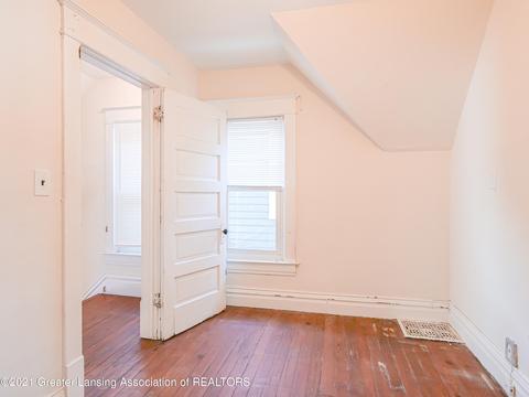 112 W Maple St, Lansing, MI 48906 photo 22