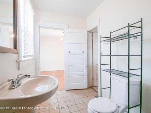 112 W Maple St, Lansing, MI 48906 photo 14