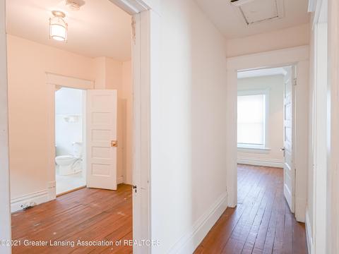 112 W Maple St, Lansing, MI 48906 photo 20
