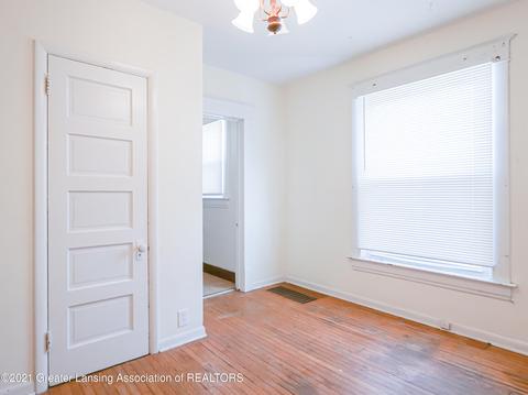 112 W Maple St, Lansing, MI 48906 photo 12