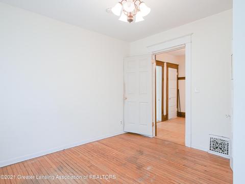 112 W Maple St, Lansing, MI 48906 photo 11