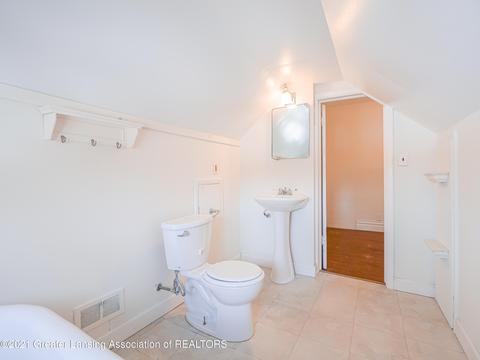 112 W Maple St, Lansing, MI 48906 photo 24