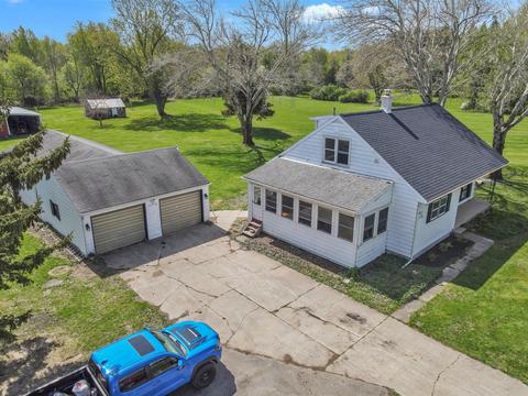 3776 E Round Lake Rd, Dewitt, MI 48820 photo 2