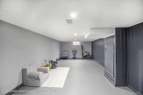2011 Forest Ave, Lansing, MI 48910 photo 17