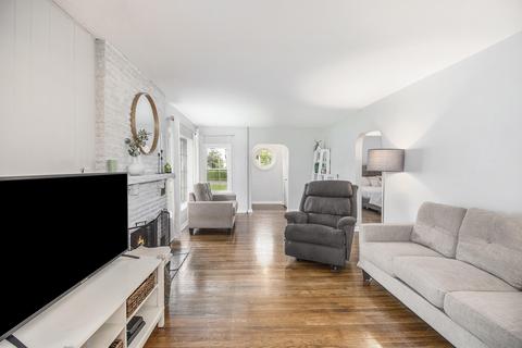 2011 Forest Ave, Lansing, MI 48910 photo 7