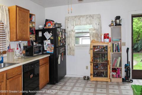 1610 Herbert St, Lansing, MI 48910 photo 5