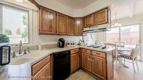 3509 Springbrook Ln, Lansing, MI 48917 photo 3