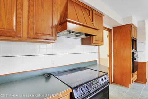 3225 Tecumseh River Rd, Lansing, MI 48906 photo 25