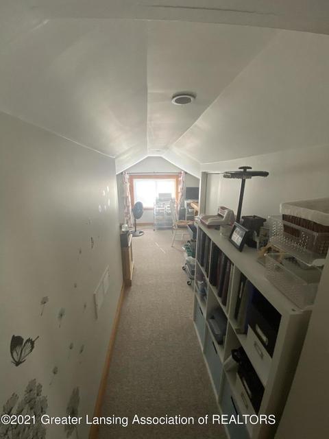 407 Strathmore Rd, Lansing, MI 48910 photo 15