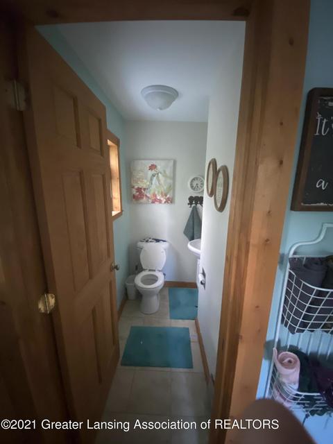 407 Strathmore Rd, Lansing, MI 48910 photo 7