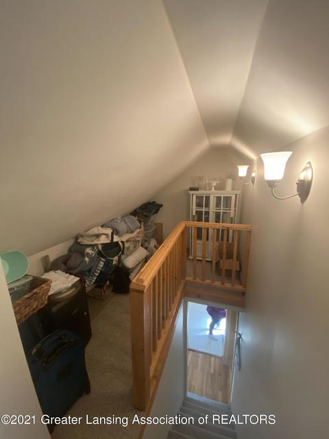 407 Strathmore Rd, Lansing, MI 48910 photo 14