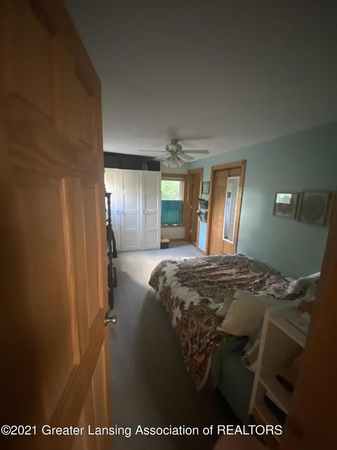 407 Strathmore Rd, Lansing, MI 48910 photo 8