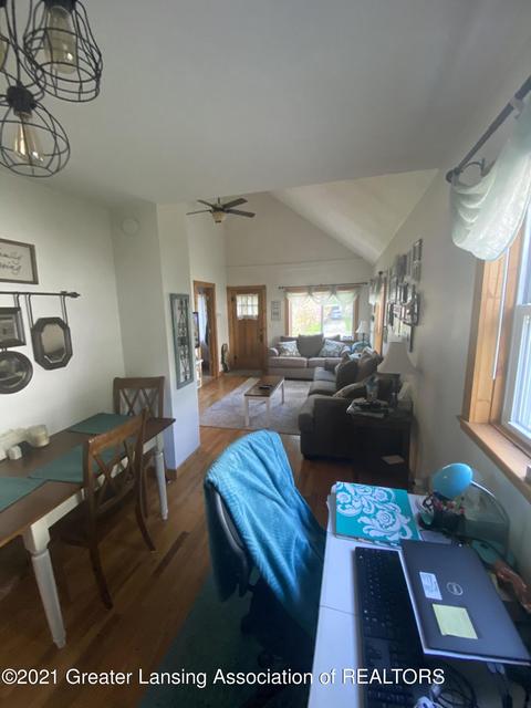 407 Strathmore Rd, Lansing, MI 48910 photo 9