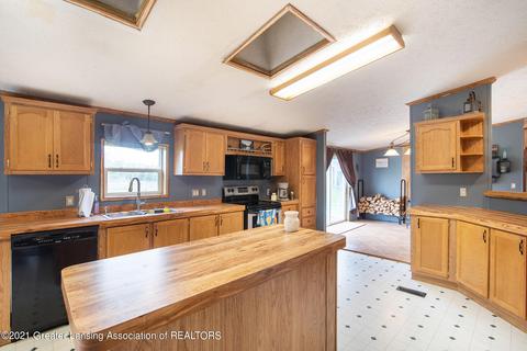 9546 Bond Rd, Dewitt, MI 48820 photo 7
