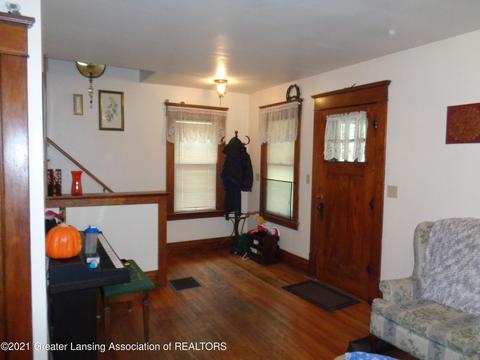 615 Bartlett St, Lansing, MI 48915 photo 2