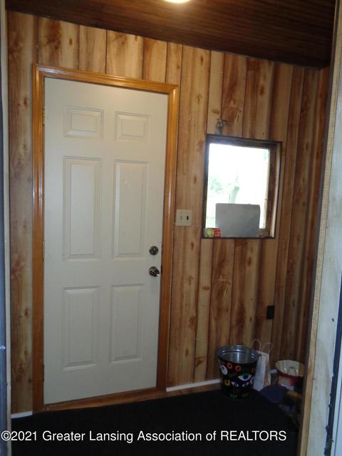 615 Bartlett St, Lansing, MI 48915 photo 7
