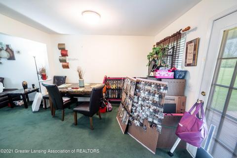 6358 Beechfield Dr, Lansing, MI 48911 photo 3