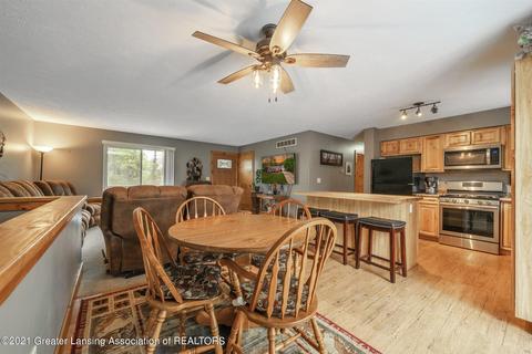 5935 E Centerline Rd, Saint Johns, MI 48879 photo 9