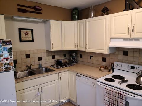 5720 Ridgeway Dr, Haslett, MI 48840 photo 26