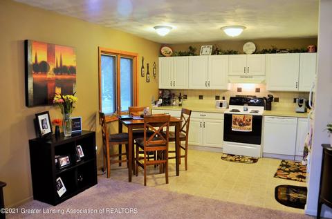 5720 Ridgeway Dr, Haslett, MI 48840 photo 6