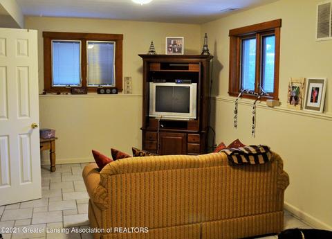 5720 Ridgeway Dr, Haslett, MI 48840 photo 11