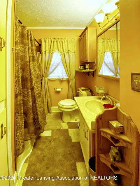 2626 Teel Ave, Lansing, MI 48910 photo 8