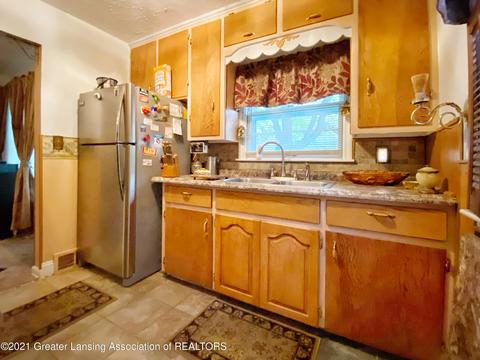 2626 Teel Ave, Lansing, MI 48910 photo 4