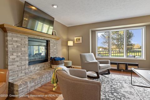 208 Oakwood Dr, Dewitt, MI 48820 photo 13