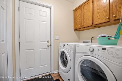 208 Oakwood Dr, Dewitt, MI 48820 photo 8