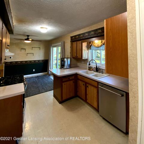 1122 Haslett Rd, Williamston, MI 48895 photo 7
