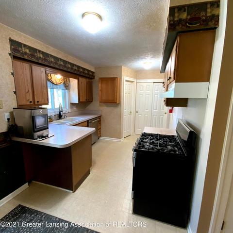 1122 Haslett Rd, Williamston, MI 48895 photo 6