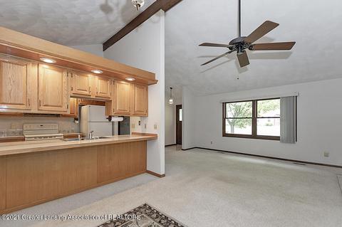 801 Andover Dr, Dewitt, MI 48820 photo 8