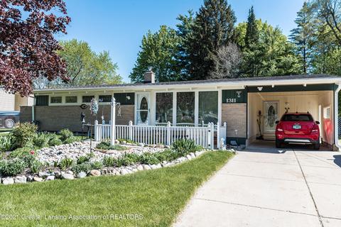 1311 Bayshore Dr, Haslett, MI 48840 photo 2