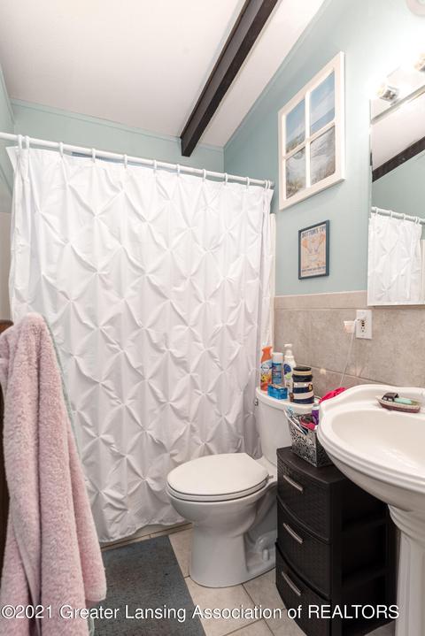 1311 Bayshore Dr, Haslett, MI 48840 photo 9