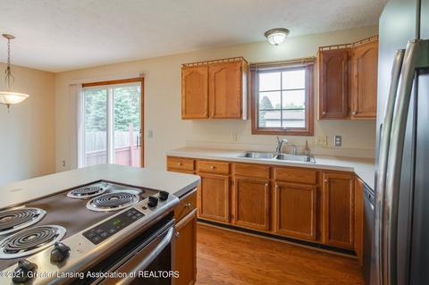 3456 Parkwood Dr, Dewitt, MI 48820 photo 10