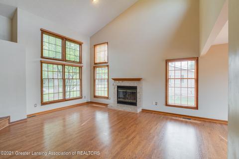3456 Parkwood Dr, Dewitt, MI 48820 photo 3