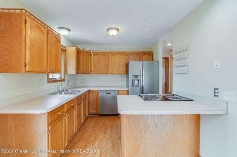 3456 Parkwood Dr, Dewitt, MI 48820 photo 9