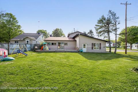 132 N Franklin St, Maple Rapids, MI 48853 photo 6