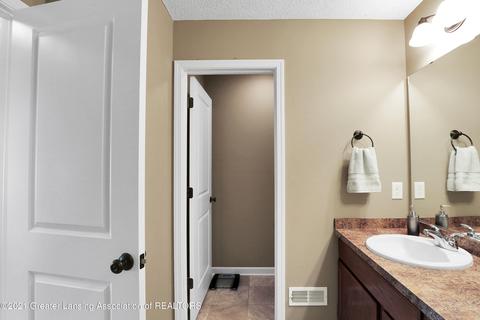 1083 Oakwood Dr, Dewitt, MI 48820 photo 23