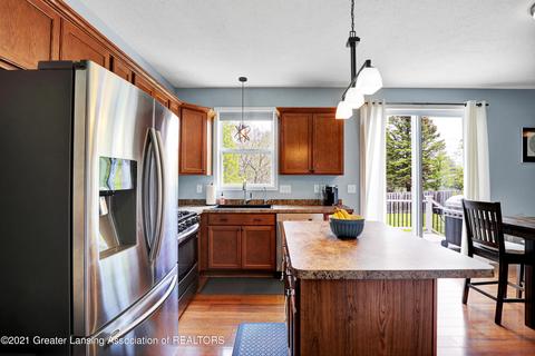 1083 Oakwood Dr, Dewitt, MI 48820 photo 4